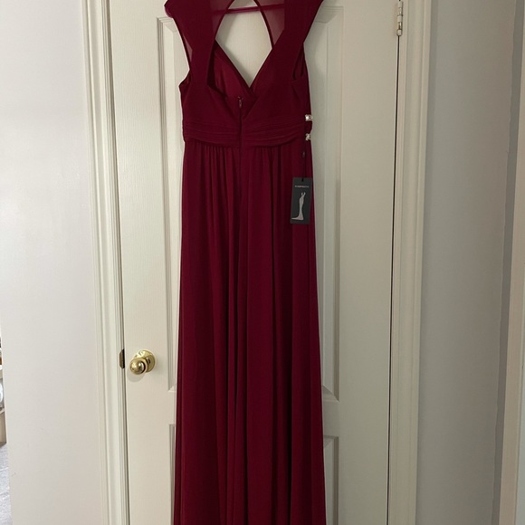Dress - Picture 9 of 9